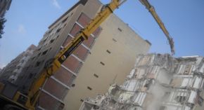 Demoloción con carácter de urgencia de bloque residencial de 11 plantas 1