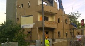 Derribo de edificaciones de viviendas en la calle Sa Tuna de Barcelona en el Barrio Trinitat Nova 3